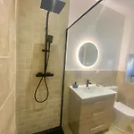 Le Patio Provencal-maison Avec Cour Privee 度假居 *