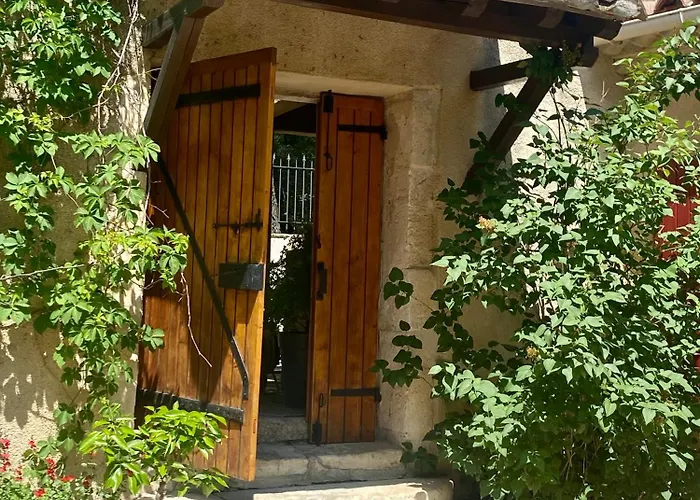 Vakantiehuis Le Patio Provencal-Maison Avec Cour Privee Nîmes